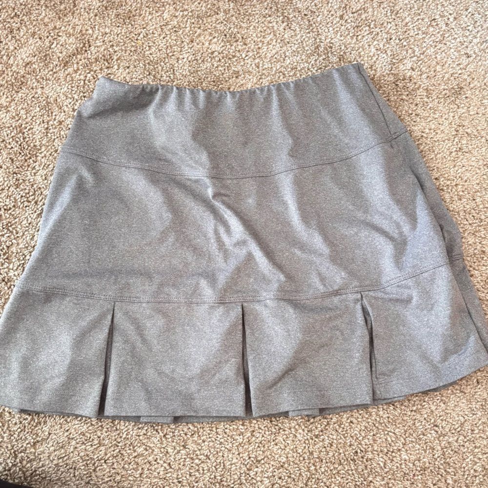 TAIL Pleated gray tennis skirt in Size XS
